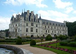 chateau of chenonceau in the loire valley